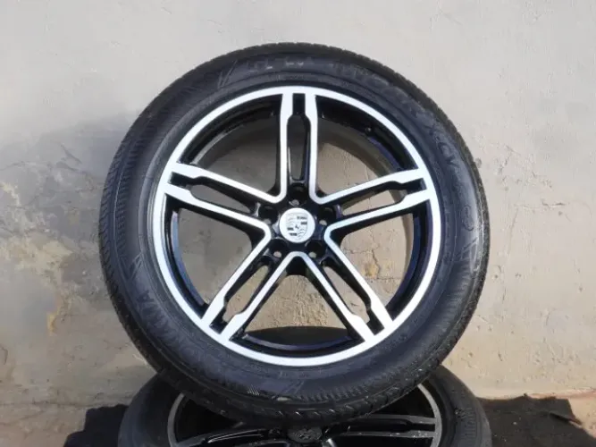 Jogo de rodas Porsche Macan + Pneus Yokohama 235/55 R19