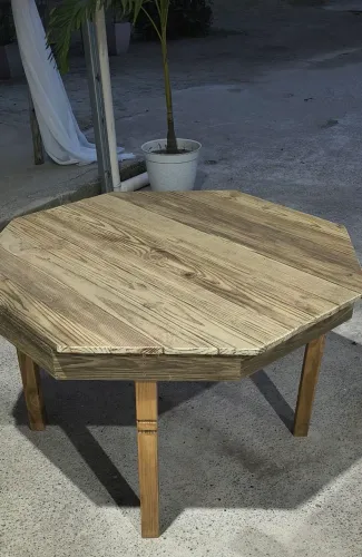Vendo mesa de madeira maciça rústica