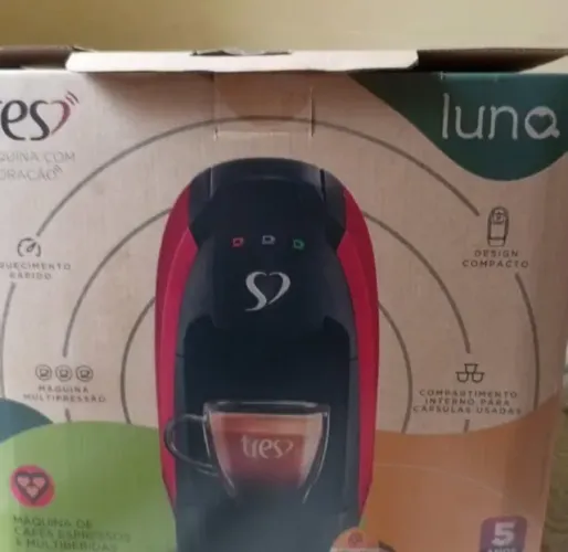 Vendo cafeteria 3 corações nunca usada 