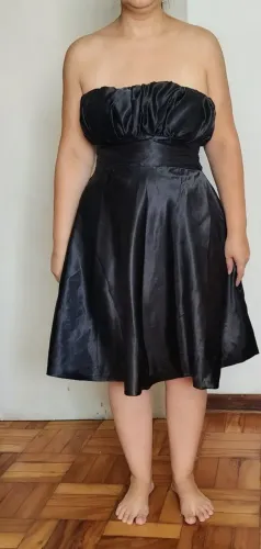 Vestido Curto Tomara que Caia Preto Acetinado