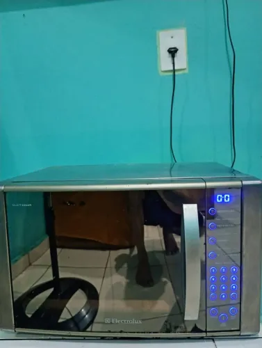 Microondas Electrolux MEC 41 com defeito