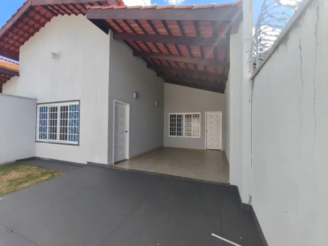 Excelente casa com lote de 360m² no centro com opção de renda