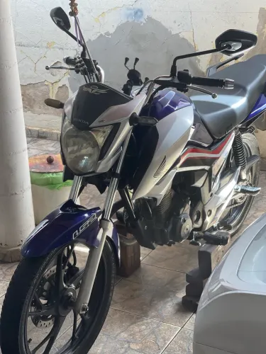 Moto tem manual chave reserva