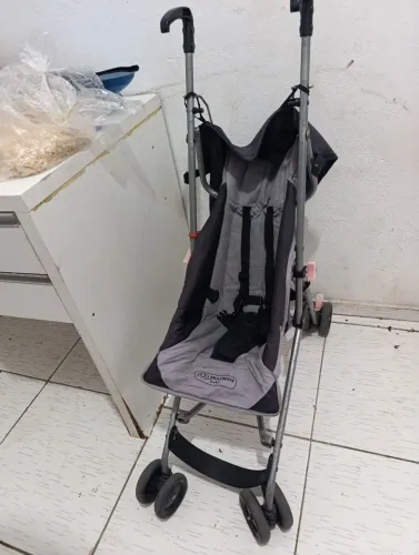 Vendo carrinho bebê multikids