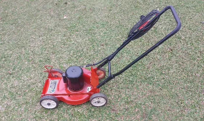 Máquina de cortar Grama elétrico Brudden 1/2 Cv -110v - ac. cartão