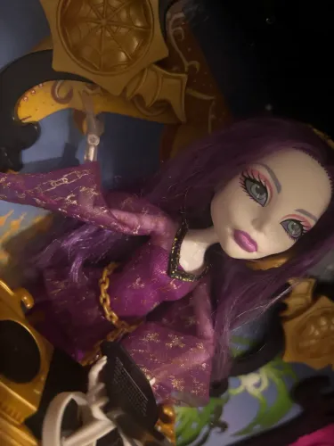 Monster High Spectra 13 whises