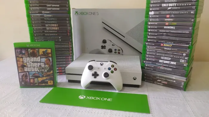 Xbox One S 4K + 200 JOGOS Parcelo em até 18 X