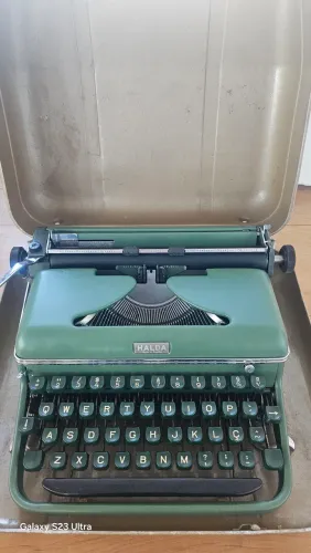 Maquina de escrever Halda