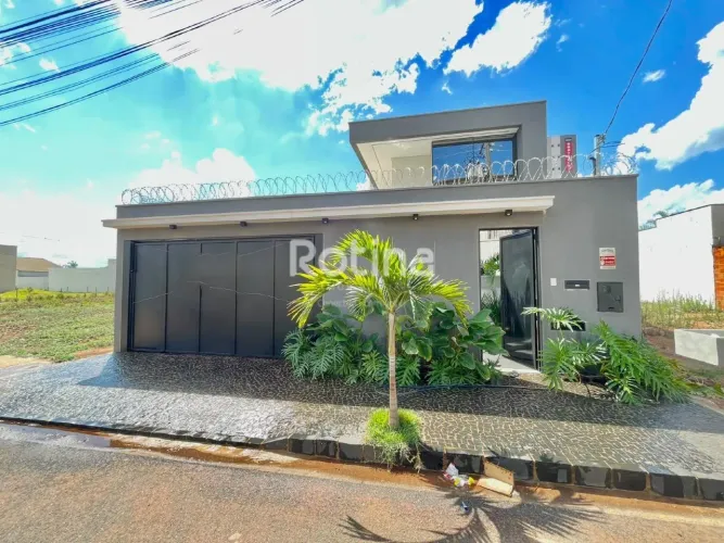 Casa para alugar, 3 quartos, Novo Mundo - Uberlândia/MG - Rotina Imobiliária