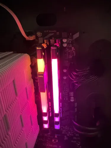 Pc i7 8700 + 1060 3GB + 16 GB de RAM + SSD 120GB
