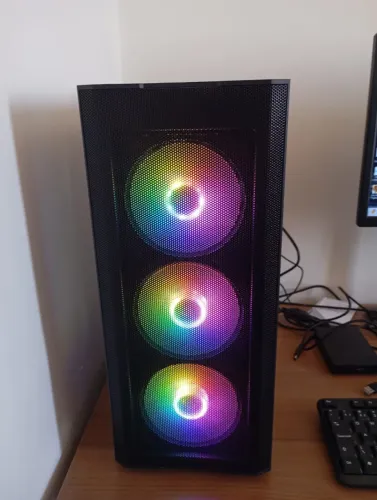 PC - Core i5, 16GB RAM e SSD de 512GB