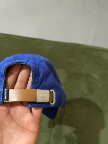 Boné Lacoste original usado uma vez 