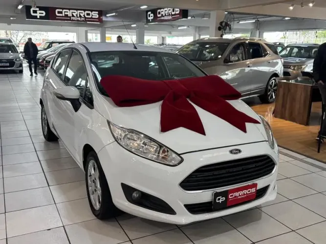 Ford Fiesta 1.6 16V Flex Aut. 5P 2015