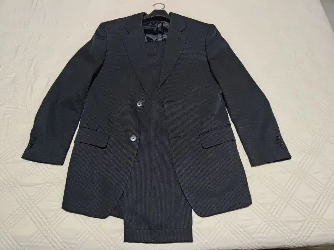 Terno Risca de giz preto