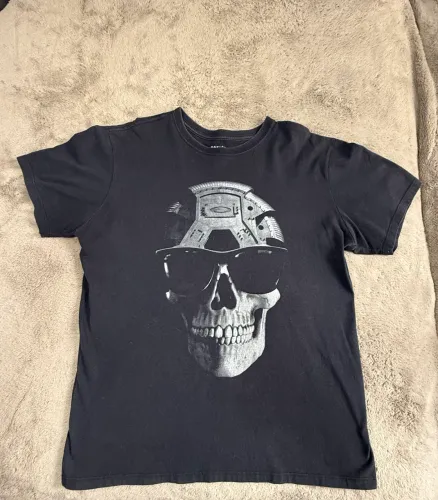 Camiseta oakley skull tank preta 