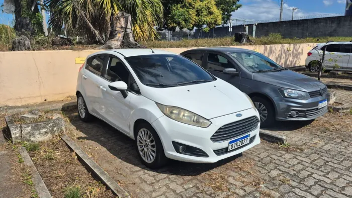 Ford Fiesta Titanium 1.6 16V Flex Mec. 2014