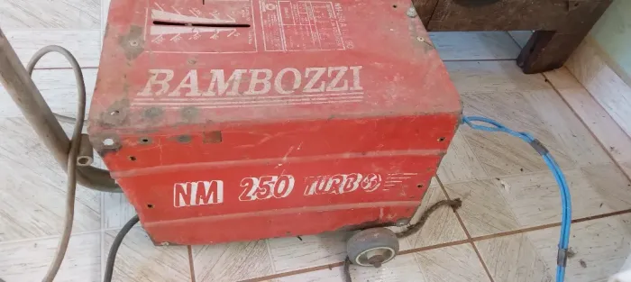 Maquina de solda Bambozzi NM 250 Turbo