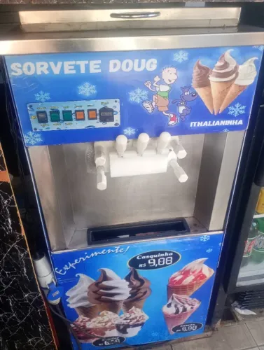 Máquina de sorvete italianinha (troco por maquina de fazer gelo)