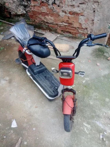 icicleta Scooter Elétrica Yiwu Felice 350W