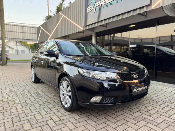 Kia Motors Cerato 1.6 16 V Flex Mec. 2011