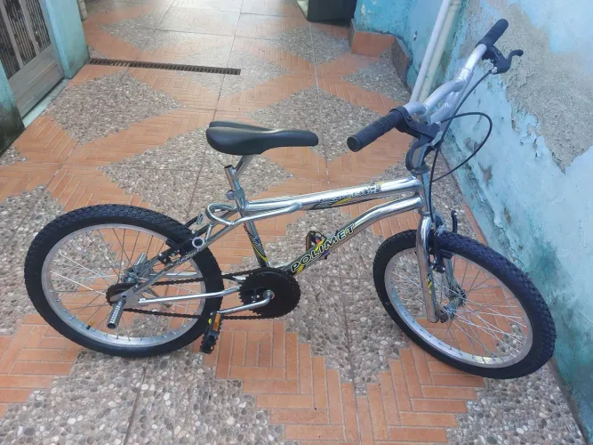   Vendo bicicleta BMX, aro 20 polimet 