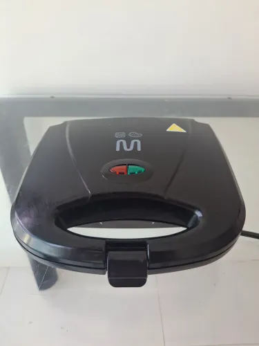 Sanduicheira multiuso seminova ótimo estado 
