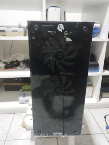 Gabinete com a frente e lateral de acrílico com fans