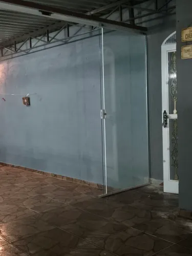 Porta blindex em perfeito estado