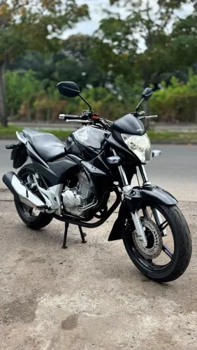 Vende se moto CB300R