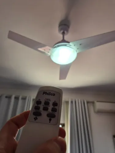 Ventilador de teto Philco com controle remoto