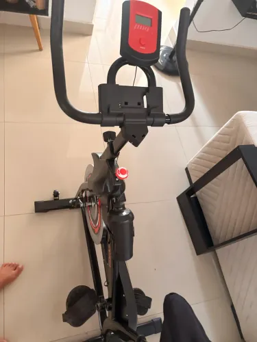 Bicicleta Spinning Profissional Fitness Inércia 13kg Inercia Cor Preto E Vermelho Sem