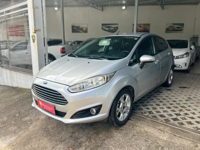 Ford Fiesta 1.6 16V Flex Aut. 5P 2015