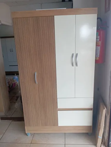 Guarda roupa novo em oferta essa semana 