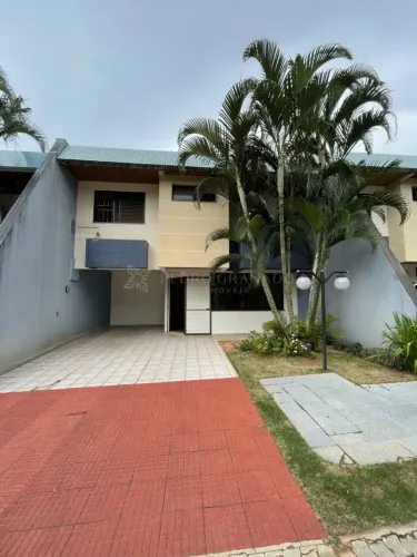 Casa 03 Dormitórios - Condomínio Fechado (Residencial Castelvechio)