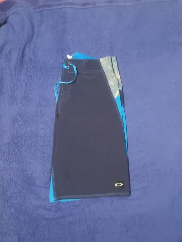VENDO BERMUDA DA OAKLEY