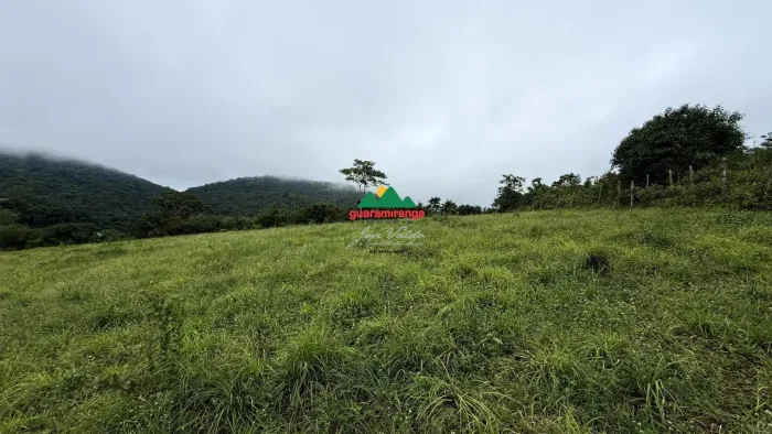 Gleba com 3.447,89m² com vista e fruteiras em Mulungu/CE.