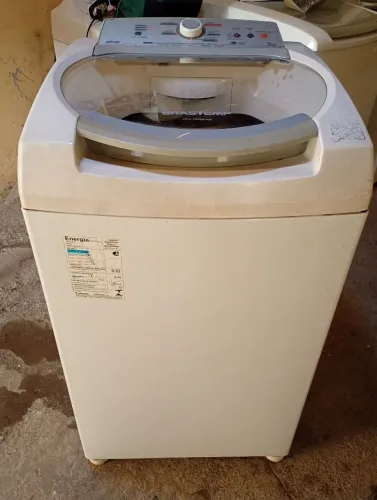 VENDE-SE MÁQUINA DE LAVAR ROUPAS ?