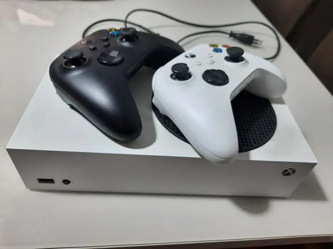 Xbox Series S 512GB + 2 Controles Originais ? Impecável