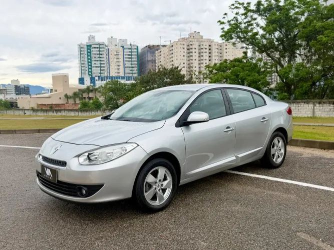 Renault Fluence Sed. Dynamique 2.0 16V Flex Aut. 2013