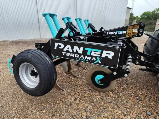 Descompactador Escarificador Subsolador 