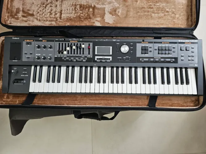 Teclado Roland VR-09