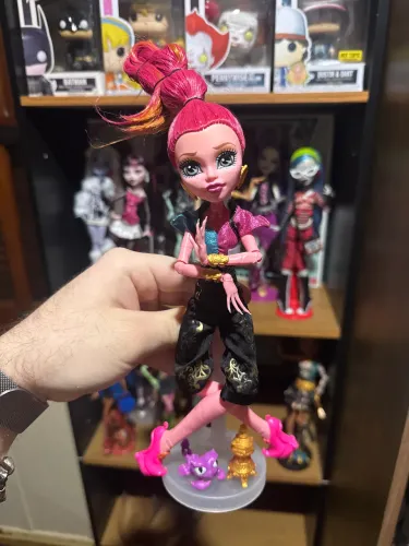 Gigi Grant boneca monster high