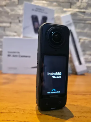Insta360 X5 Com Bastão invisível