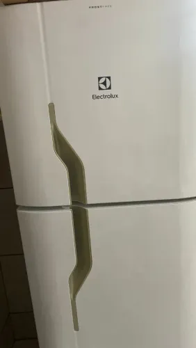 Vendo geladeira 260 litros