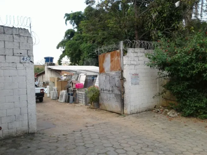 Terreno plano 10x40 - Vila Medeiros.