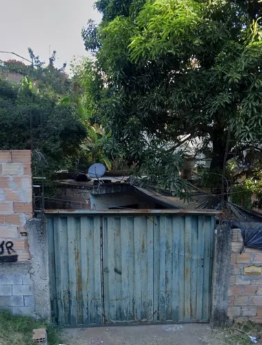 Vendo casa com lote 