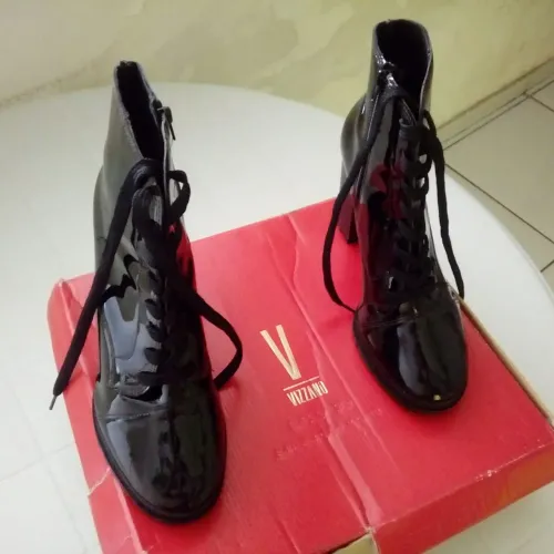Bota nova número 39 troco por algo do meu interesse