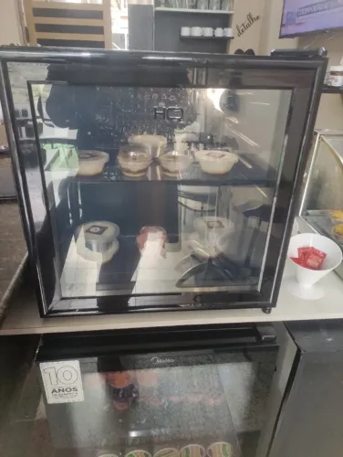 Geladeira vitrine sobremesa novíssima