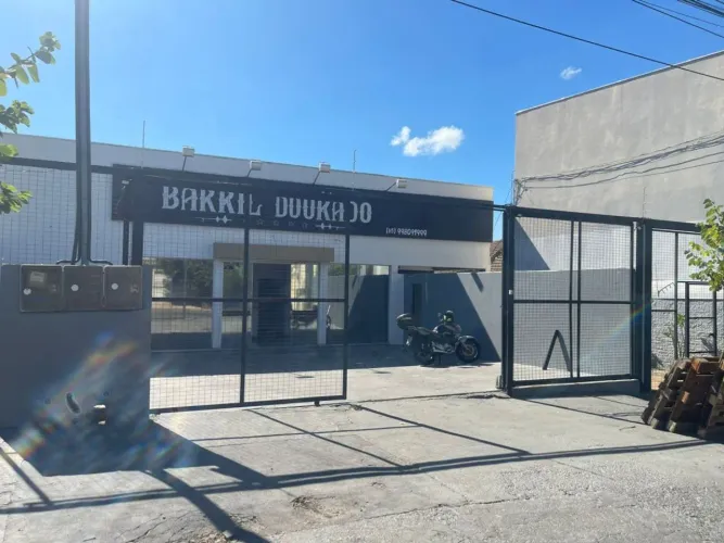 casa comercial Av. General Melo