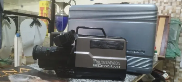 Filmadora Panasonic VHS OmniMovie vintage